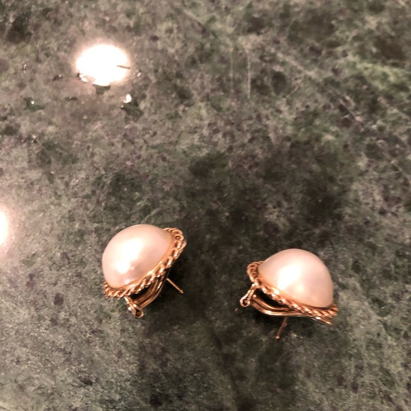 Pearl and Gold earrings - Picture 2 of 3